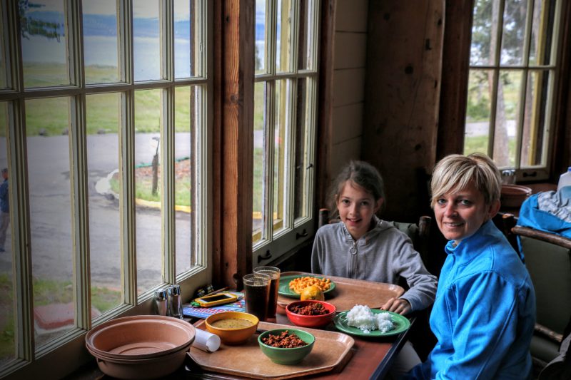 restaurant-lake-lodge-yellowstone