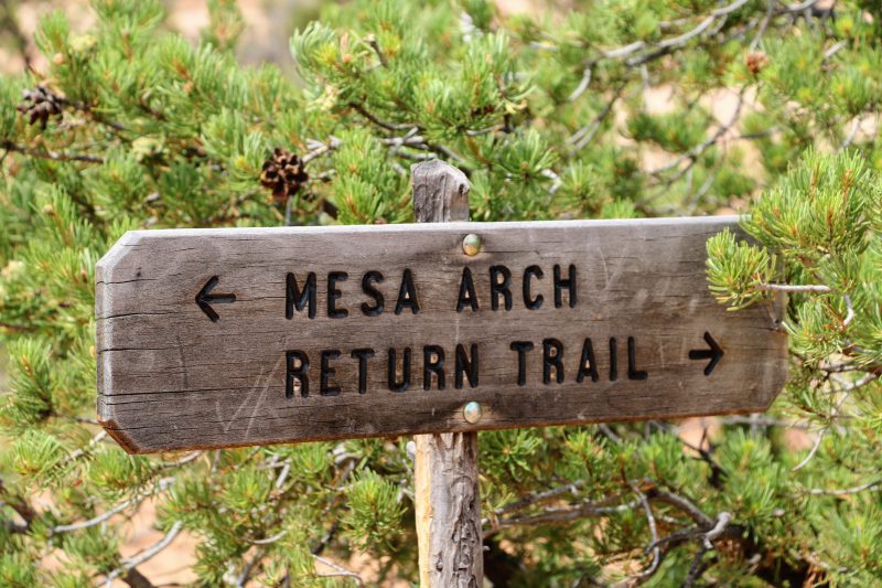 Mesa Arch Return Trail